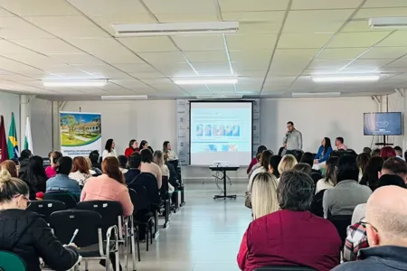 Encontro aconteceu nesta segunda-feira