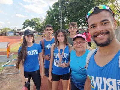 Equipe ganhou medalhas em competição disputada em Londrina