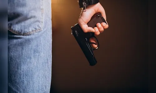 Homem é baleado após discussão em estacionamento de boate em Arapongas