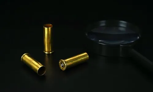 Personal recebe envelope com ameaça e bala de revólver em Califórnia