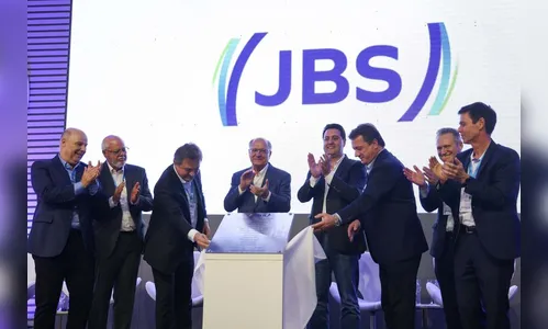 Com investimento de R$ 1 bi, JBS inaugura 2 novas unidades em Rolândia