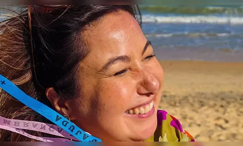 Mariana Xavier esbanja beleza ao curtir o dia na praia; veja fotos