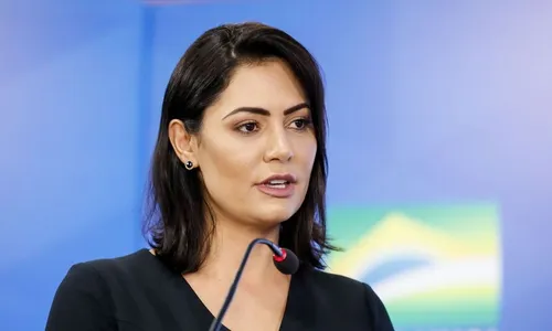 Michelle Bolsonaro lidera pesquisa para o Senado no Paraná
