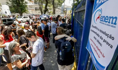 Milhões de estudantes em todo o país fazem, neste domingo