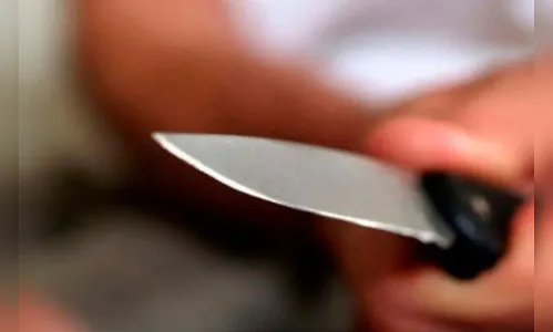 Mulher é presa suspeita de matar marido a facadas após discussão
