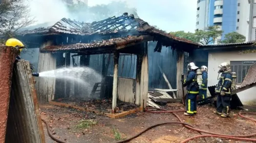 Nenhuma pessoa foi ferida durante o incêndio.