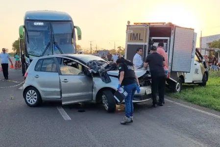 O acidente aconteceu por volta das 15h30, na rodovia PR-323, em Cianorte