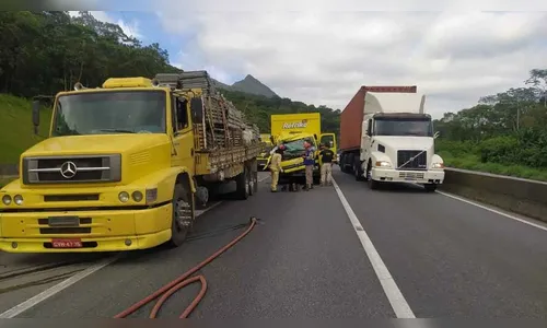 Colisão entre dois caminhões na BR-277 deixa vítima fatal no Paraná
