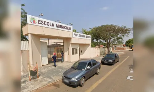 Professores ficam feridos após reboco de teto de escola cair no PR