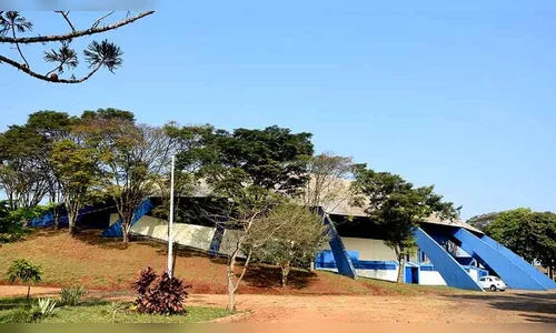 PM é acionada após ciganos invadirem o Ginásio de Esportes Sapecadão