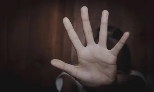 Mulher aciona a PM após marido chegar bêbado e agressivo em casa