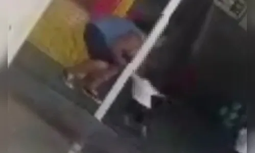 Mãe acusa professora de agredir criança de 2 anos em escola; vídeo