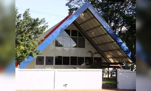 Padrasto empresta carro para enteado e veículo é furtado em colégio