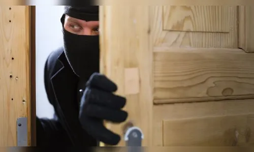 Bandidos invadem casa em Borrazópolis, furtam joias e dinheiro