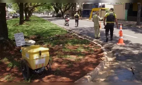 Idoso de 82 anos fica ferido gravemente após ser atropelado por moto