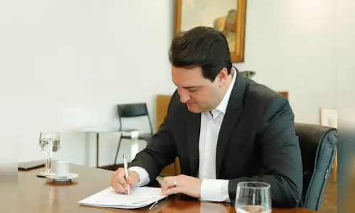 Governador sanciona lei que acelera socorro aos municípios