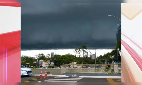 Formação de 'nuvem negra' no Paraná chama atenção de moradores; vídeo