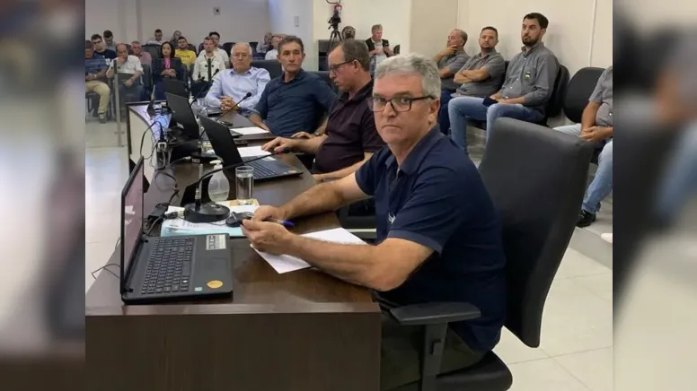 Toninho Garcia durante sessão na Câmara