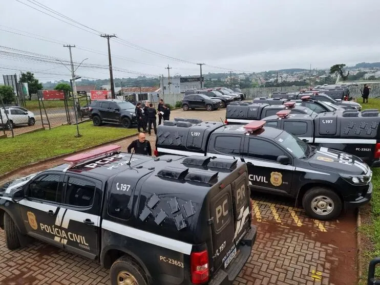 A operação envolveu mais de 500 agentes, incluindo policiais da Polícia Militar do Paraná (PM-PR) e da Polícia Penal do Paraná