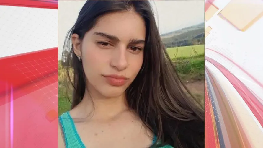 Ana Gabriela dos Santos, 21 anos, morreu após tripla colisão