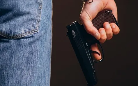 Homem que efetuou os disparos foi levado para a delegacia