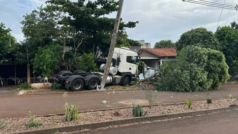 O acidente foi no final da tarde de segunda-feira