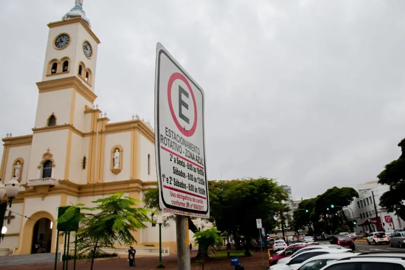 Placa do estacionamento rotativo em Apucarana