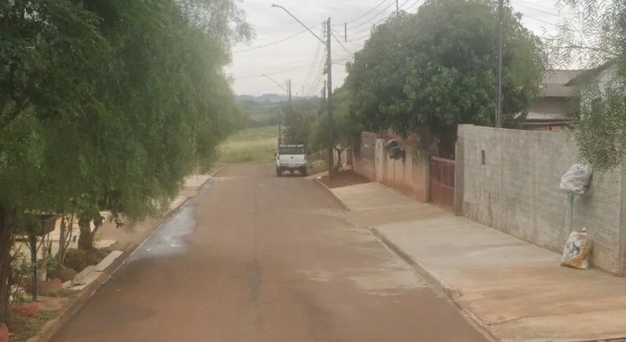 A Polícia Militar foi acionada, mas o indivíduo fugiu antes da chegada da equipe policial.