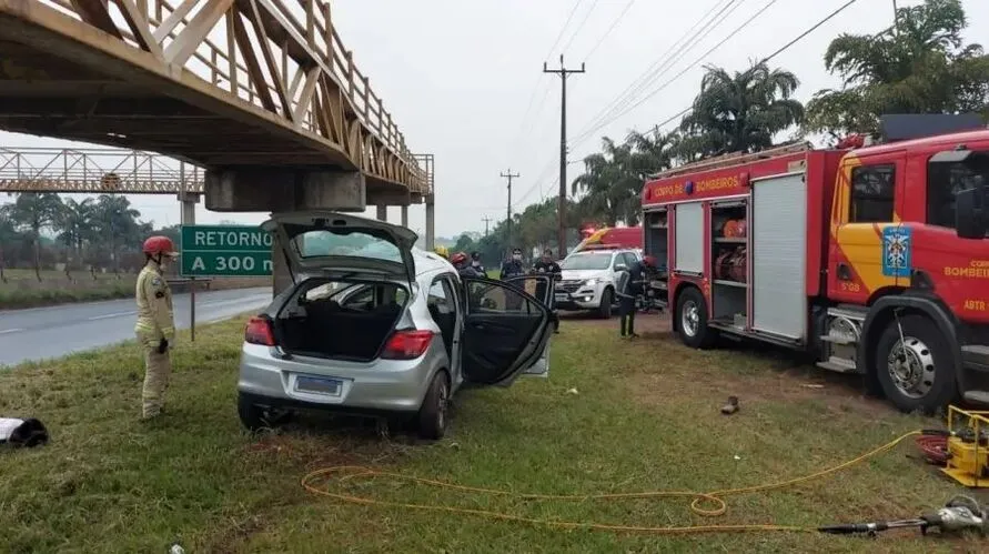 Acidente aconteceu nesta manhã de domingo