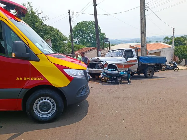 Colisão ocorreu na Rua Alexandre Balan, no Parque Bela Vista