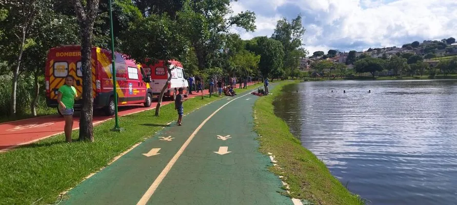 Corpo foi localizado próximo à margem do lago