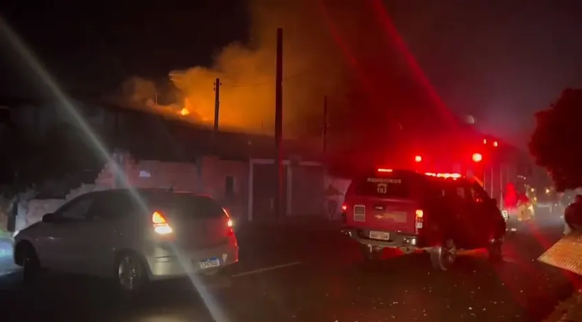 Incêndio mobilizou equipes do Corpo de Bombeiros