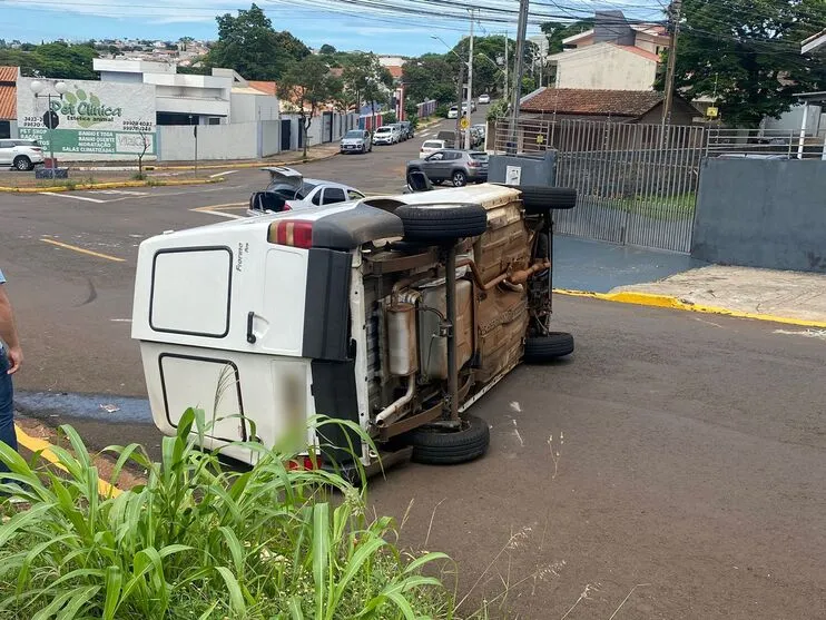 O acidente aconteceu na manhã desta sexta-feira