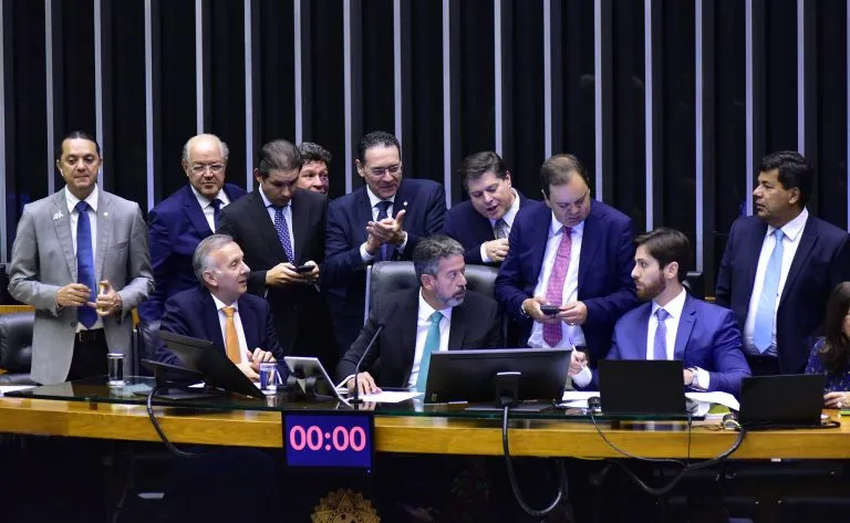 O texto foi aprovado em primeiro turno