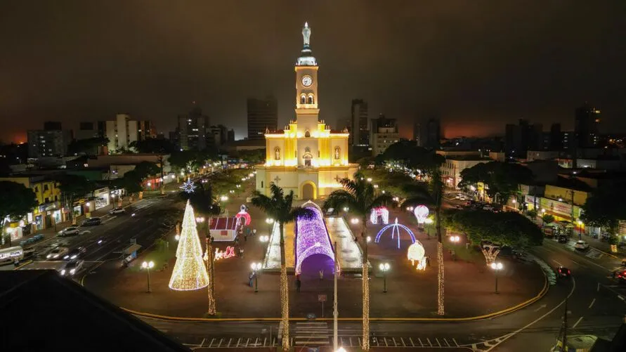 Praça Rui Barbosa ganhou decoração natalina