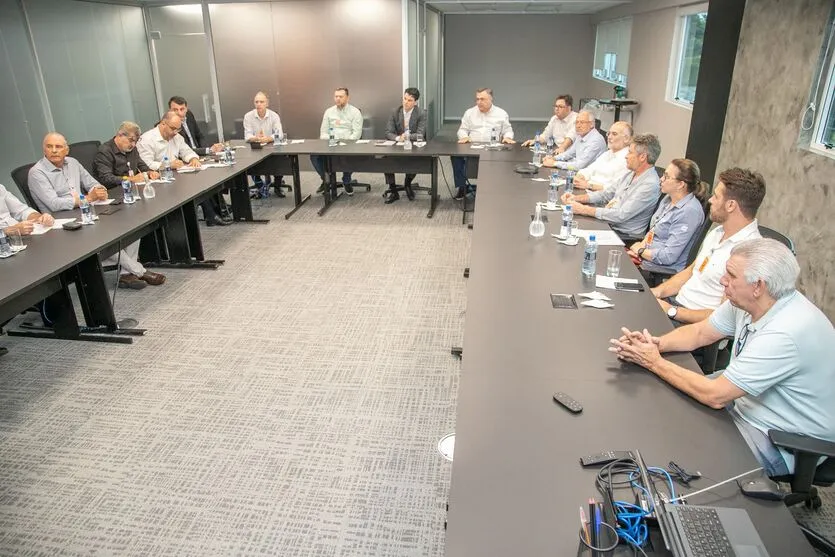 Reunião aconteceu nesta segunda-feira