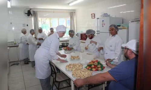 Senac e prefeitura promovem curso para elaboração de ceia natalina