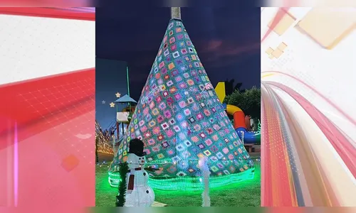Árvore de Natal feita de crochê chama atenção no norte do PR; veja
