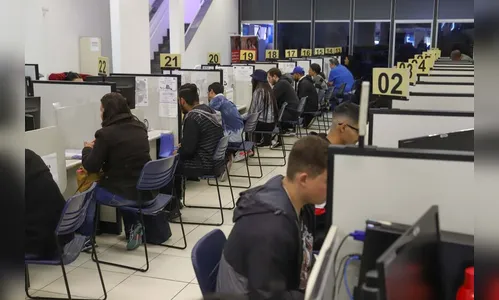 Paraná inicia a semana com mais de 16,4 mil vagas de emprego; confira