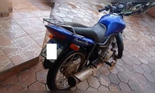 Homem é preso após pilotar moto bêbado e colocar população em risco