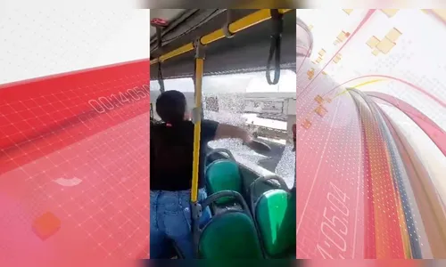 Mãe quebra janela de ônibus após filho passar mal com o calor; vídeo