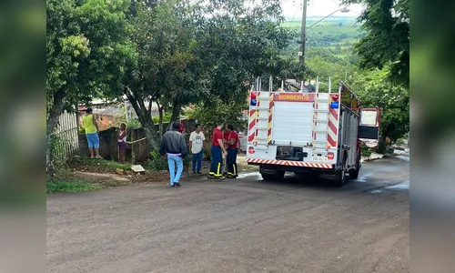 Incêndio destrói residência e morador é encontrado com vida no imóvel