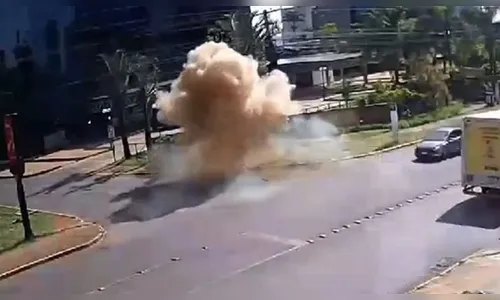 Câmera flagra bueiro com fiação de alta tensão explodindo; veja
