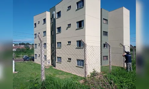 Bebê de 4 meses corre risco de morte após cair do 3º andar de prédio