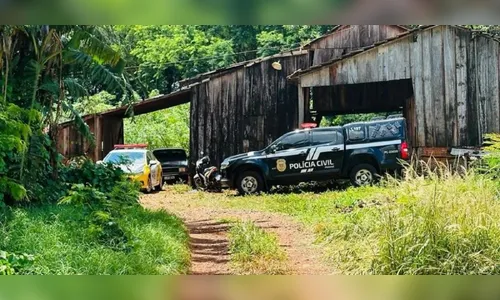 Homem mata a ex-mulher a tiros e depois esfaqueia o corpo