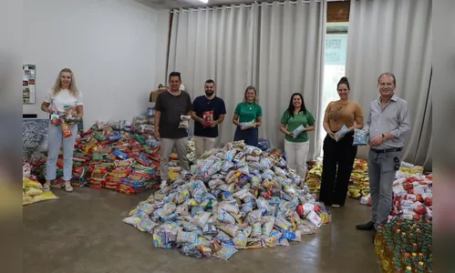 Ivaiporã entrega 10 toneladas de alimentos arrecadados na Expovale