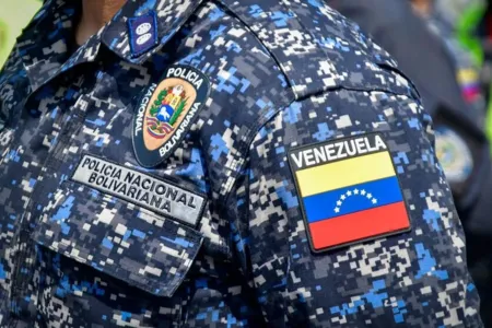 Eles foram conduzidos à Cadeia Pública de Cascavel.