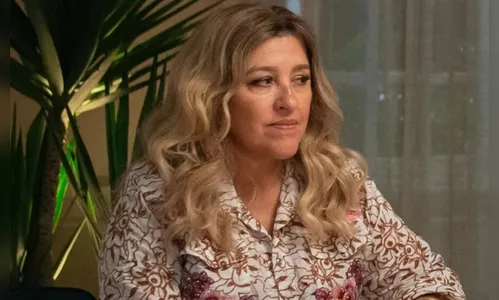 Regina Casé encerra contrato com a Globo após mais de 40 anos