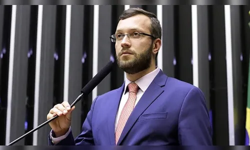 Filipe Barros lidera disputa pela Prefeitura de Londrina em 2024