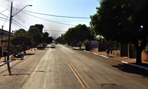 Bandidos drogam cães de guarda e furtam caminhonete e moto de galpão